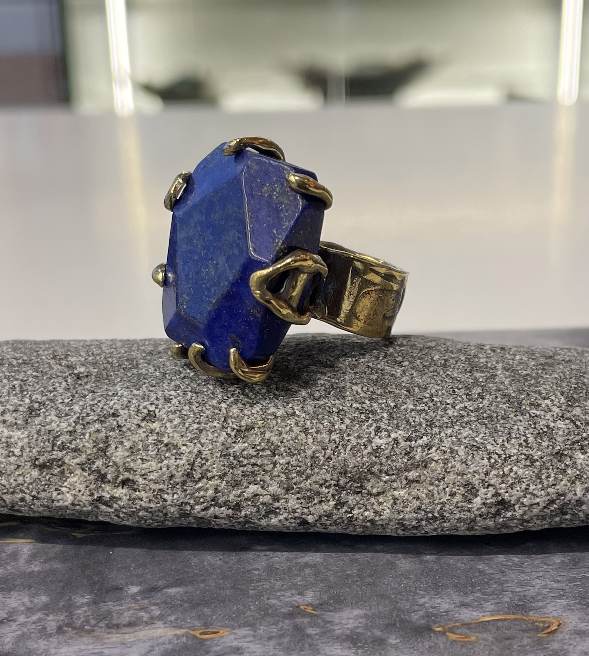 Кольцо "Синее небо" с лазуритом