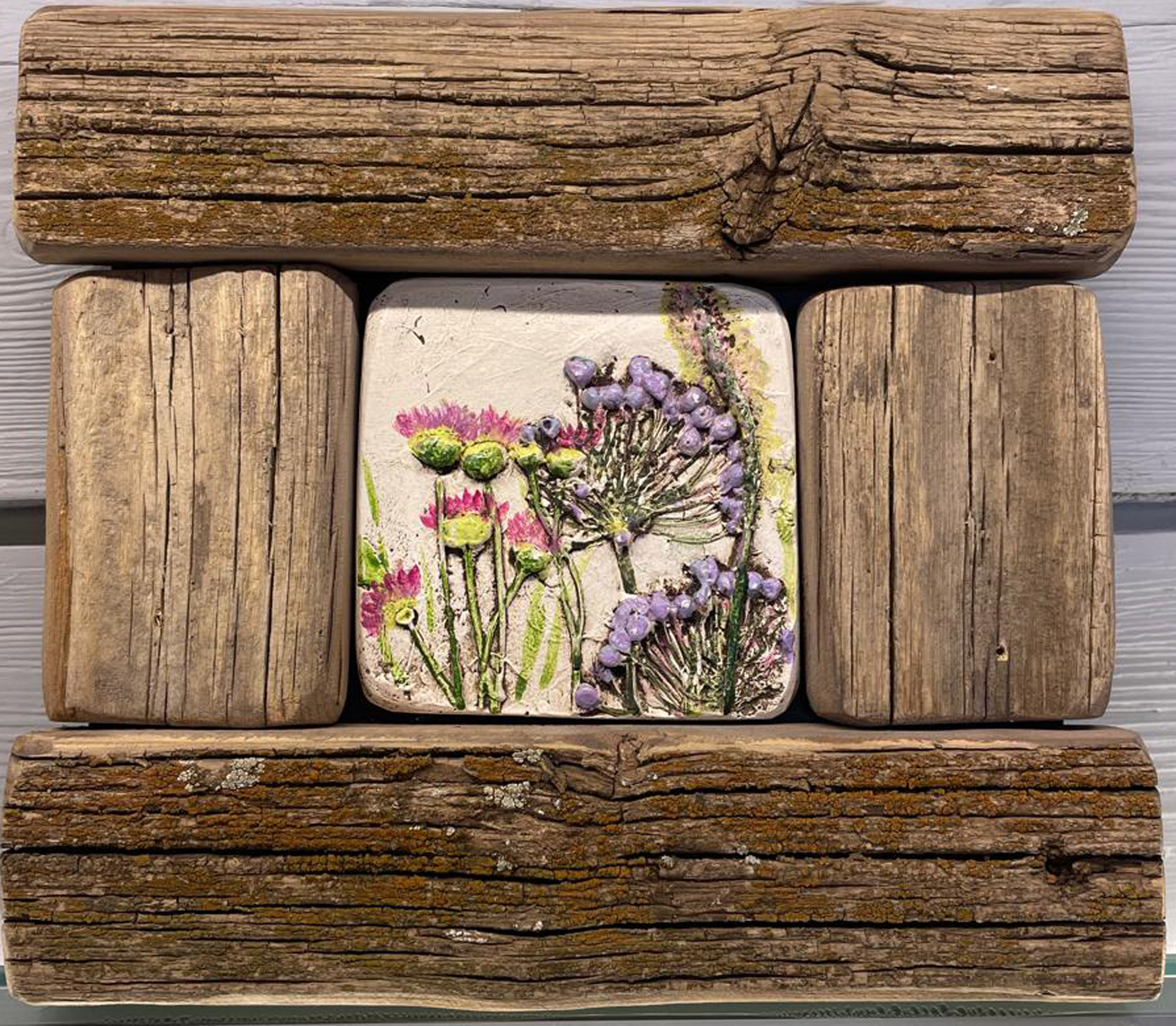 Цветы в старых рамах