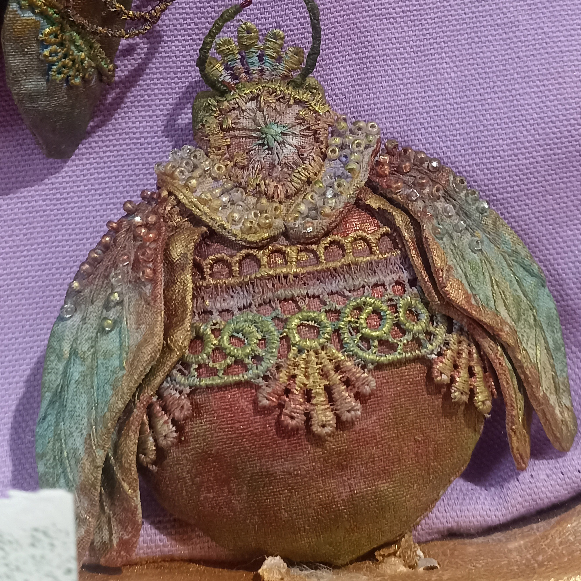 Брошь "Ажурный жучок"