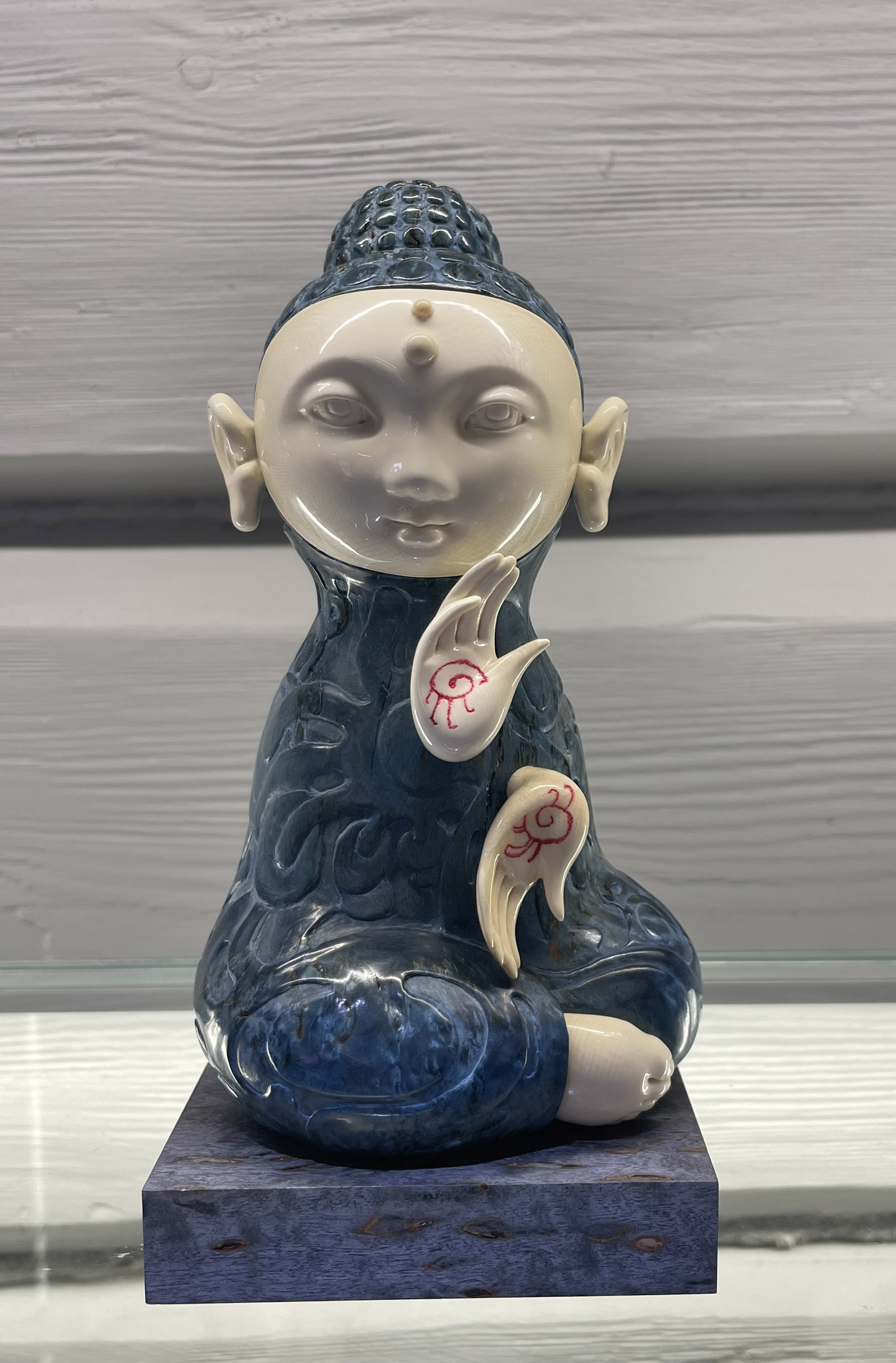 "Синяя Тара", бивень мамонта, стаб. древесина, гравировка