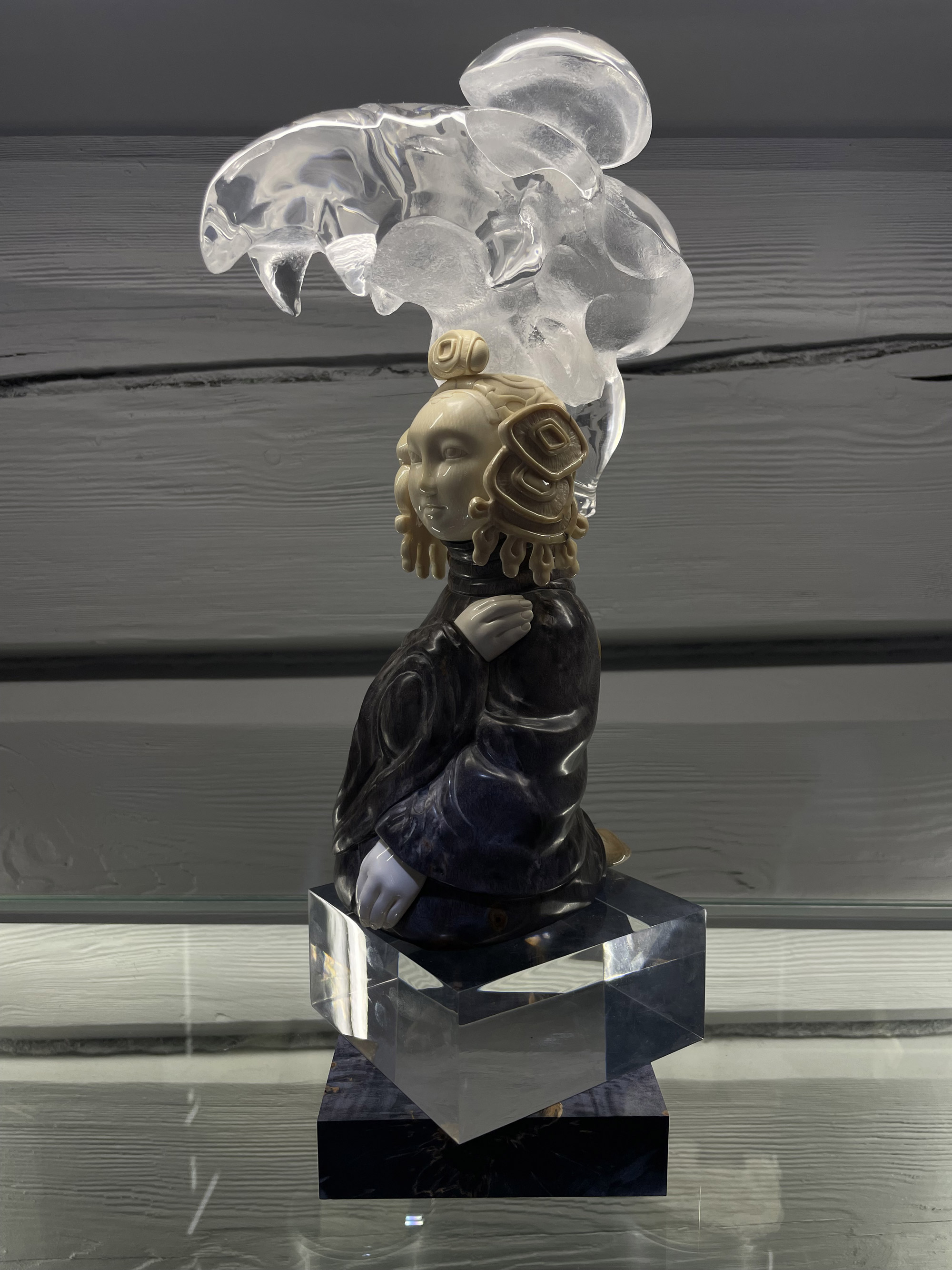 "Шаман Земли" бивень мамонта, стаб. древесина, акрил