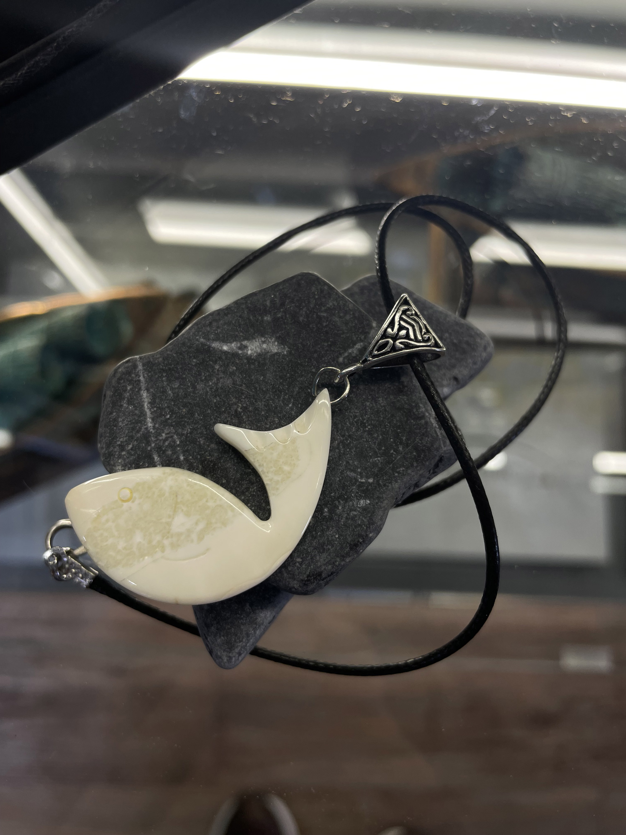 Подвеска "Рыбка" клык моржа