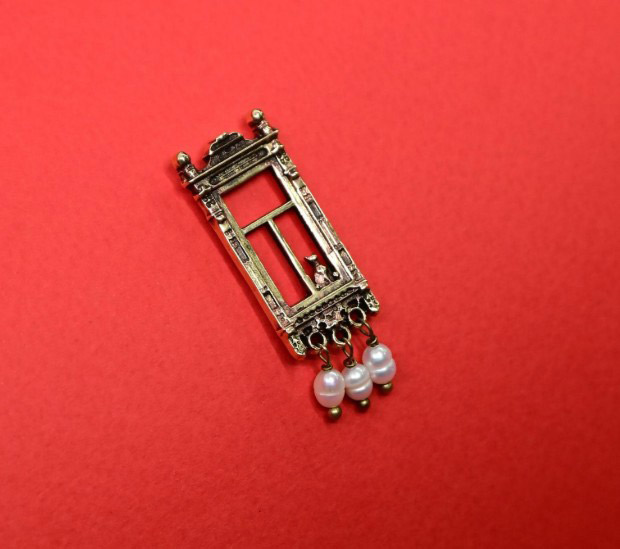 Брошь «Оконце»