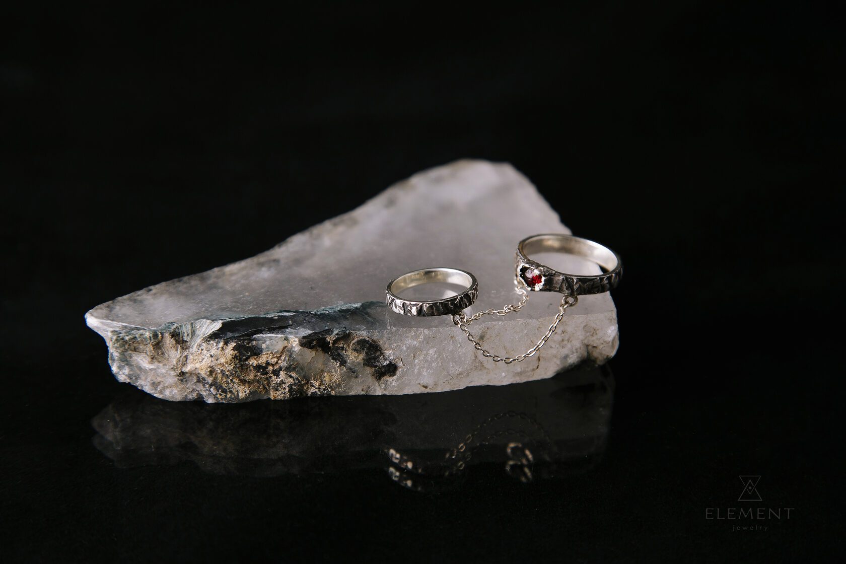 Парное-кольцо "Альмандина"