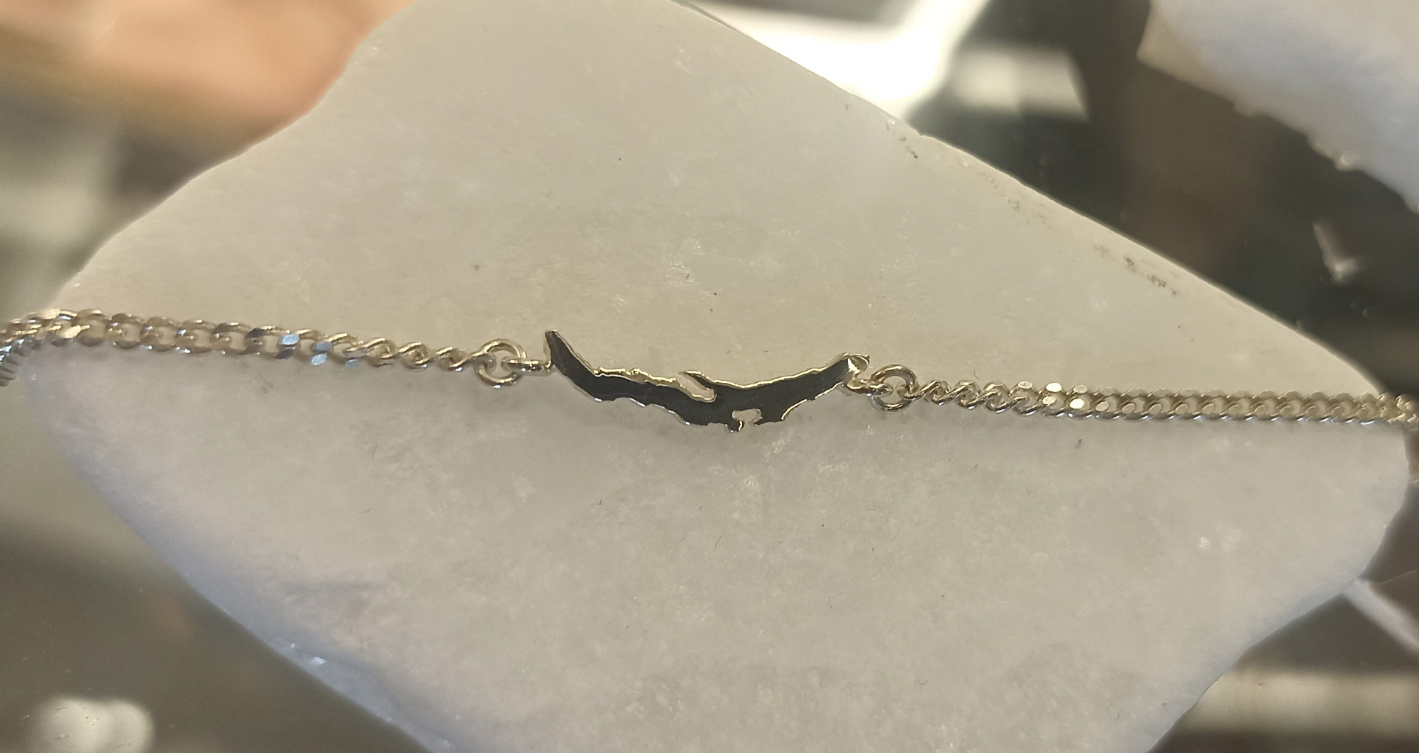 Браслет с силуэтом Байкала