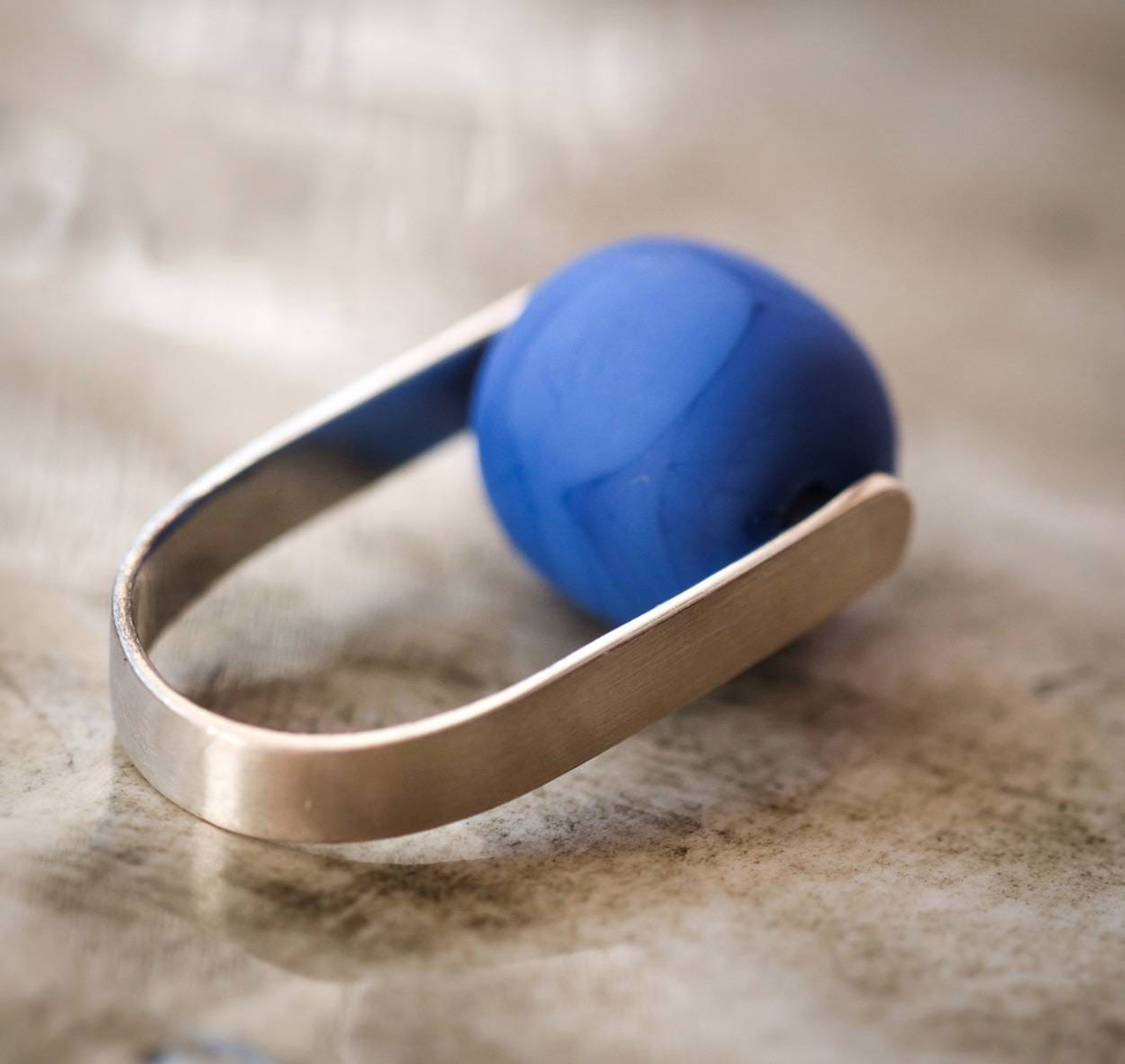 Кольцо-трансформер с синим матовым стеклом