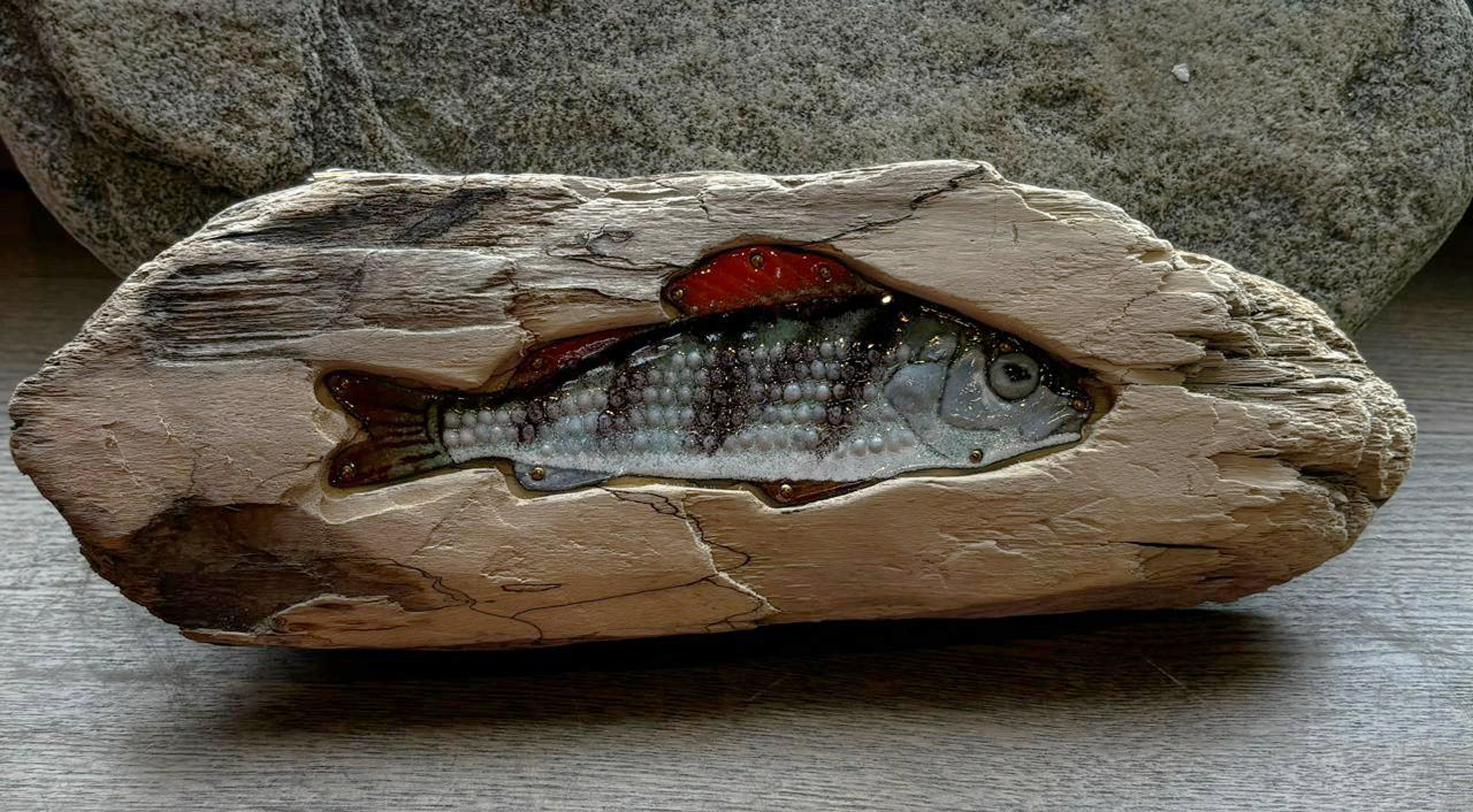 Окунь в дереве